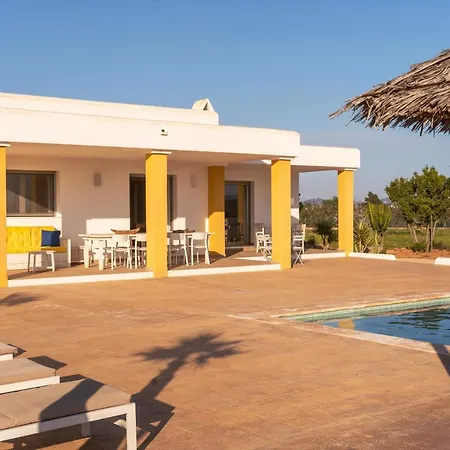 Con Piscina Ibiza Centro Вилла *
